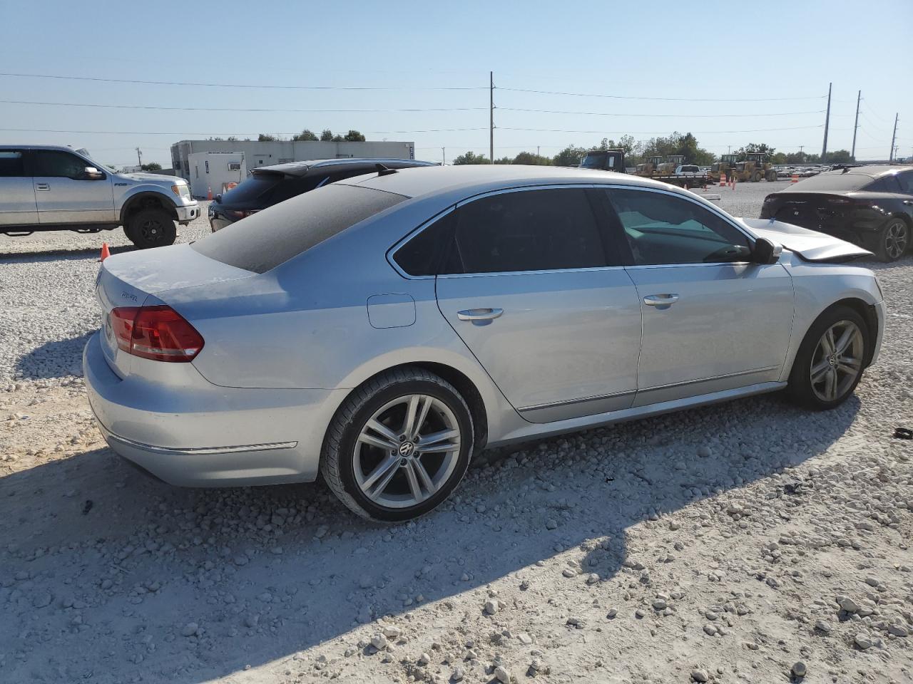 2015 Volkswagen Passat Sel VIN: 1VWCV7A31FC061099 Lot: 75775364