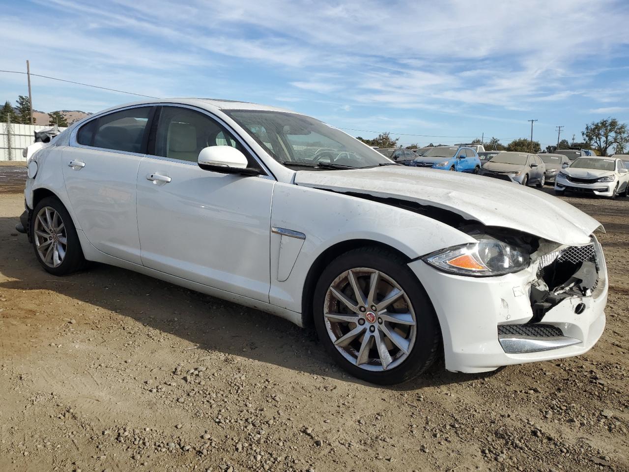 VIN SAJWA0FS1FPU87579 2015 JAGUAR XF no.4