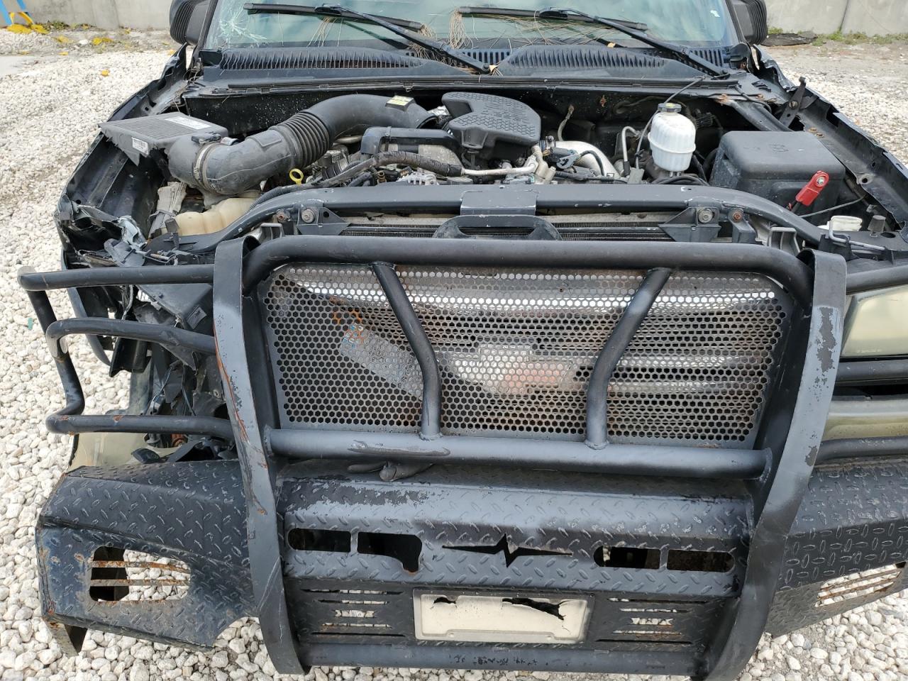 2005 Chevrolet Silverado - Image 11