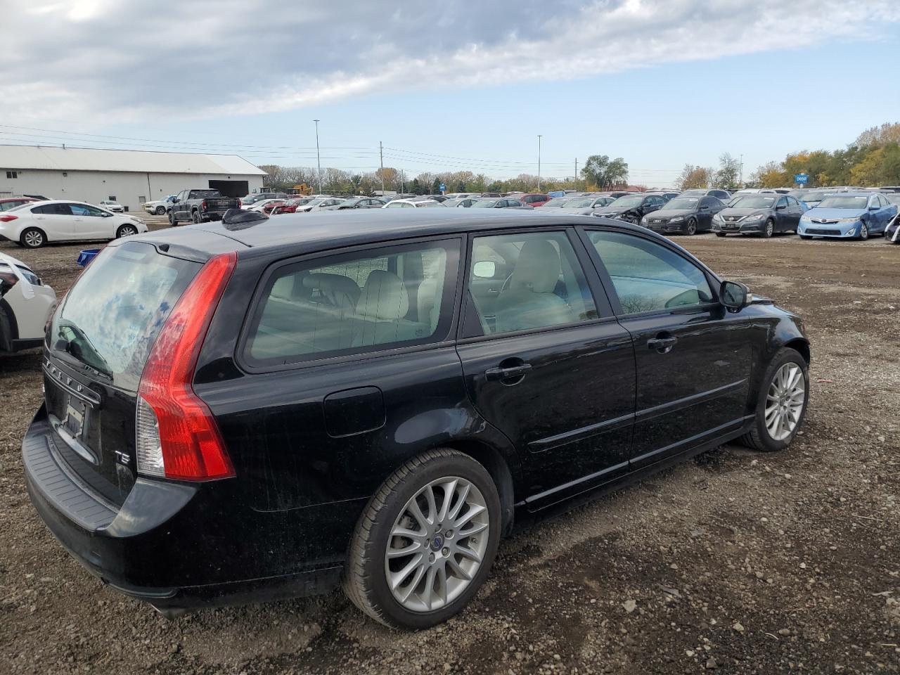 2011 Volvo V50 T5 VIN: YV1672MW5B2617766 Lot: 76826374