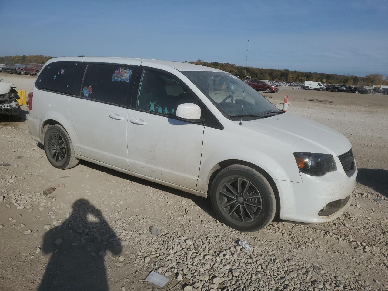 2018 Dodge Caravan - Image 4