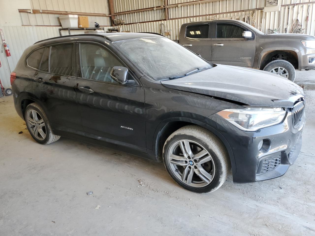 VIN WBXHT3C33H5F84190 2017 BMW X1 no.4