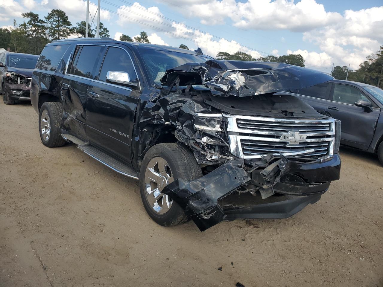 VIN 1GNSCKKC0FR640966 2015 CHEVROLET SUBURBAN no.4