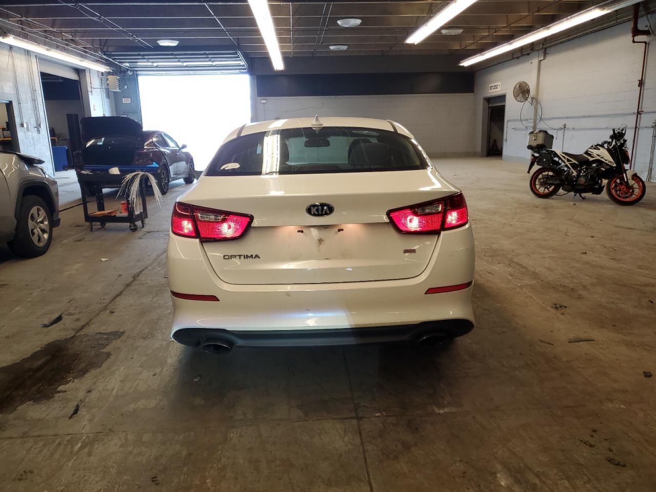 2015 Kia Optima Lx VIN: KNAGM4A74F5595045 Lot: 76097554