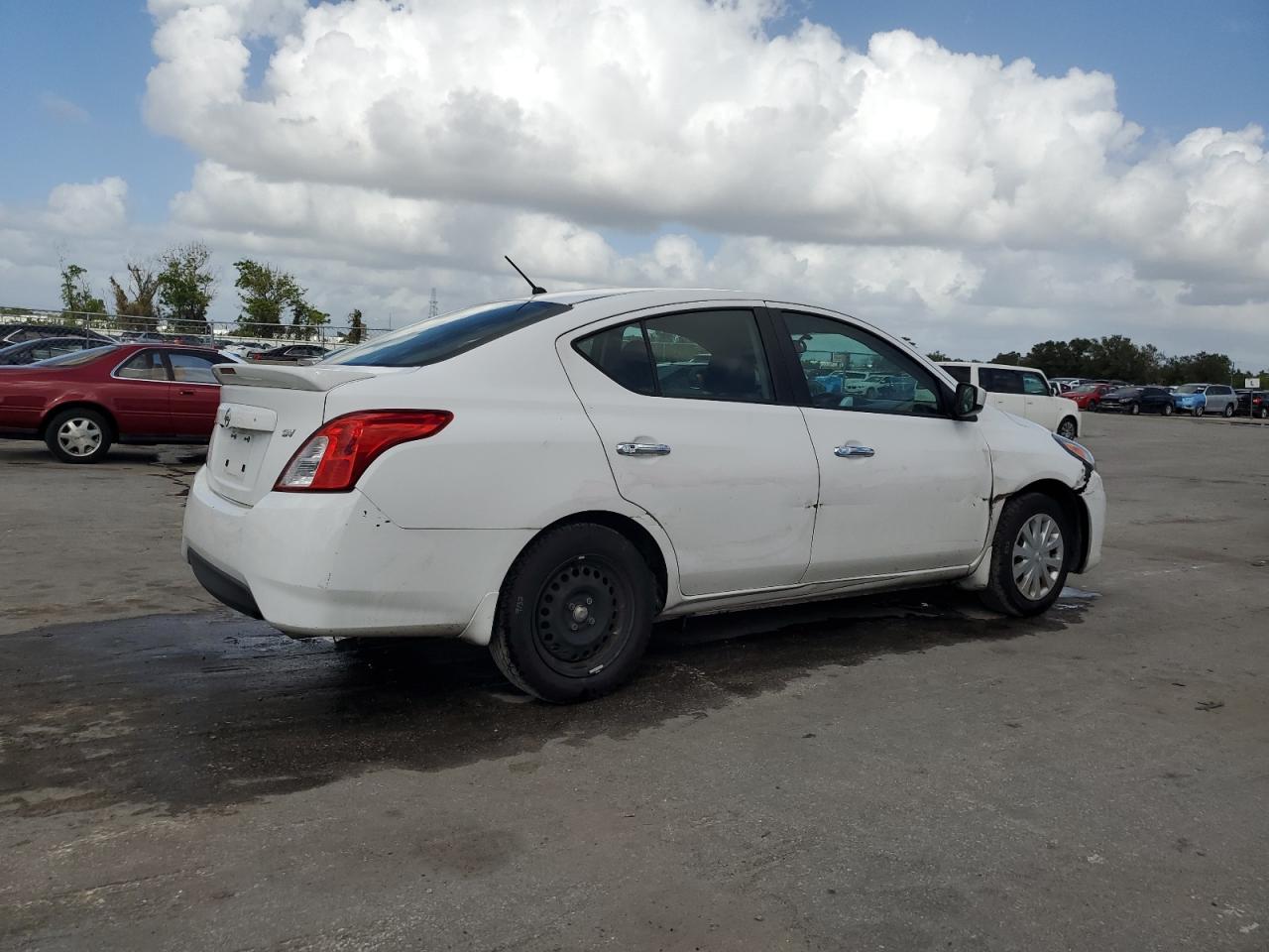 VIN 3N1CN7AP4KL867753 2019 NISSAN VERSA no.3