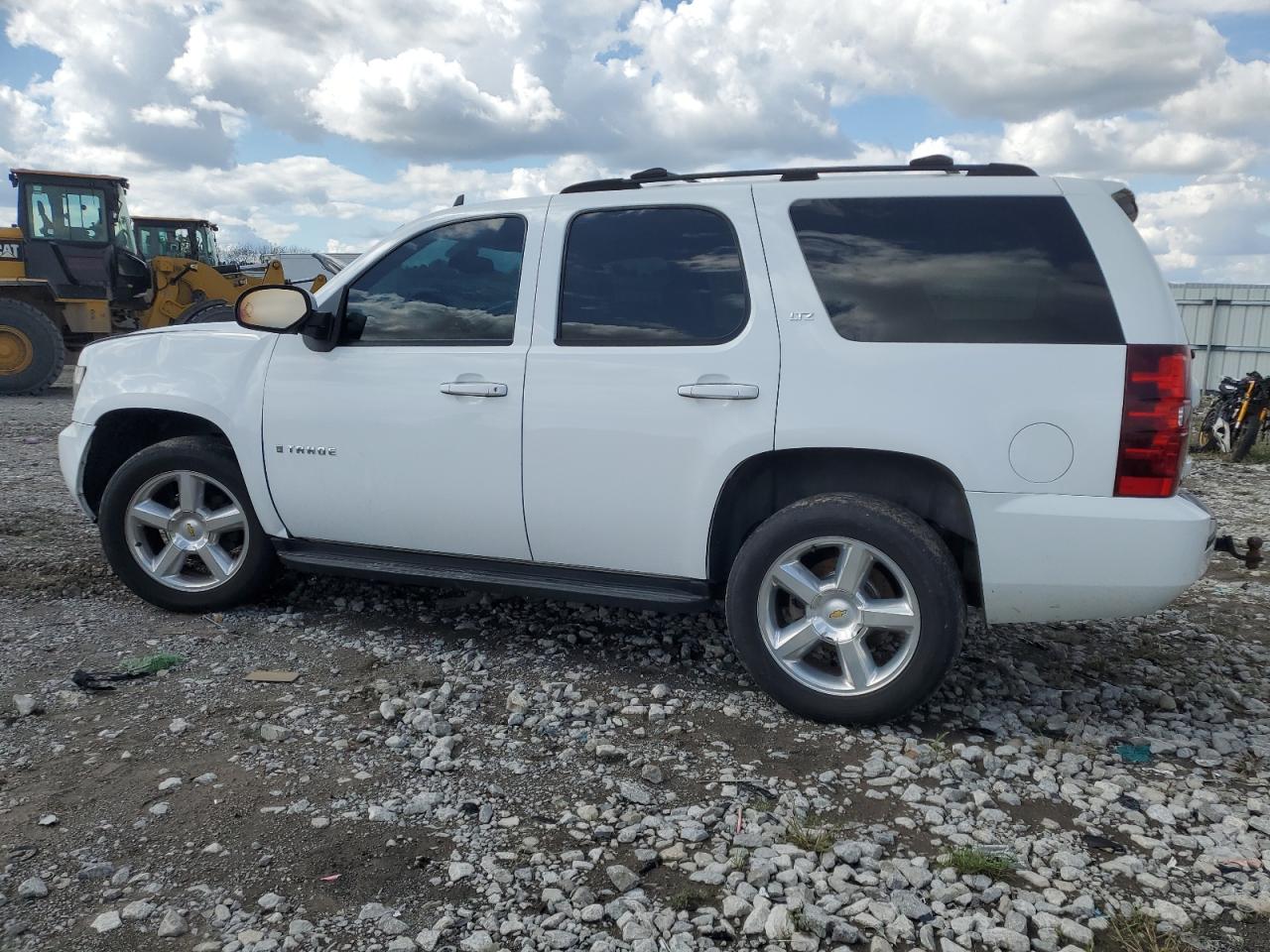 2007 Chevrolet Tahoe - Image 2