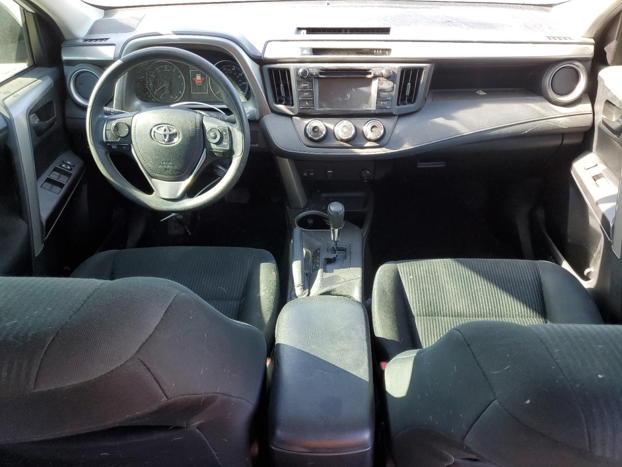 2018 Toyota RAV 4 - Image 8