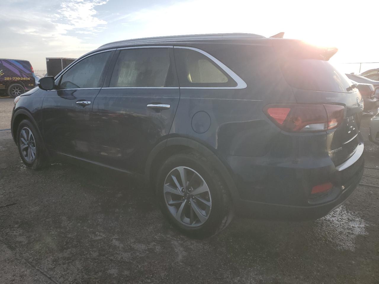 2019 Kia Sorento - Image 2