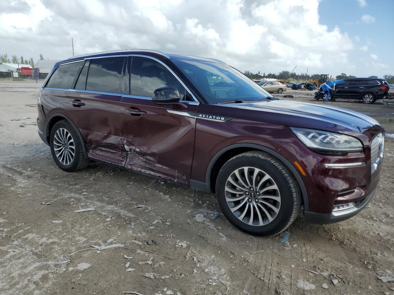 2020 Lincoln Aviator - Image 4