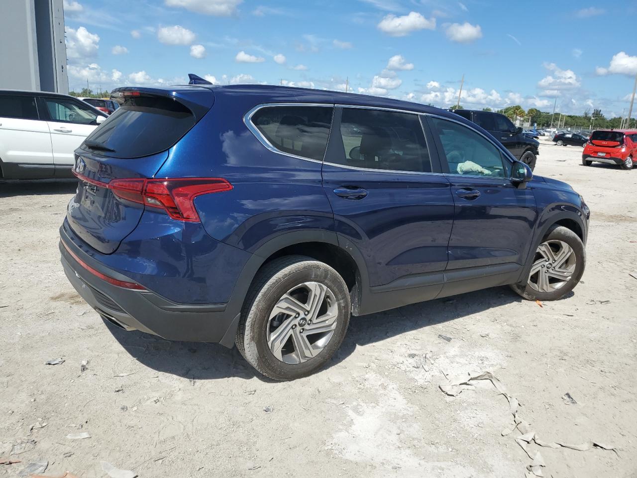 2023 Hyundai Santa Fe - Image 3
