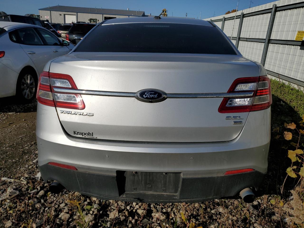 1FAHP2H86KG110569 2019 Ford Taurus Sel