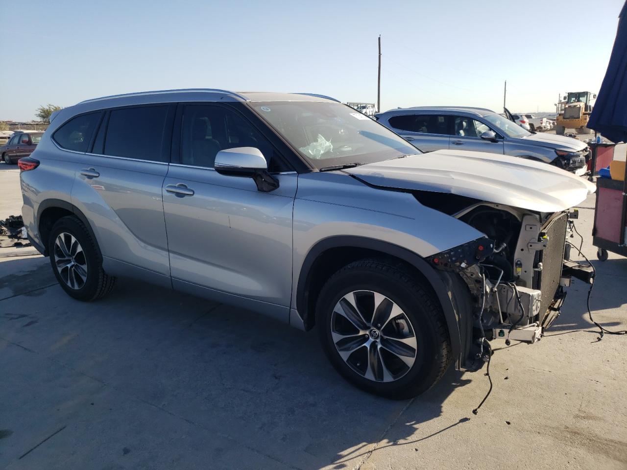 2020 Toyota Highlander - Image 4