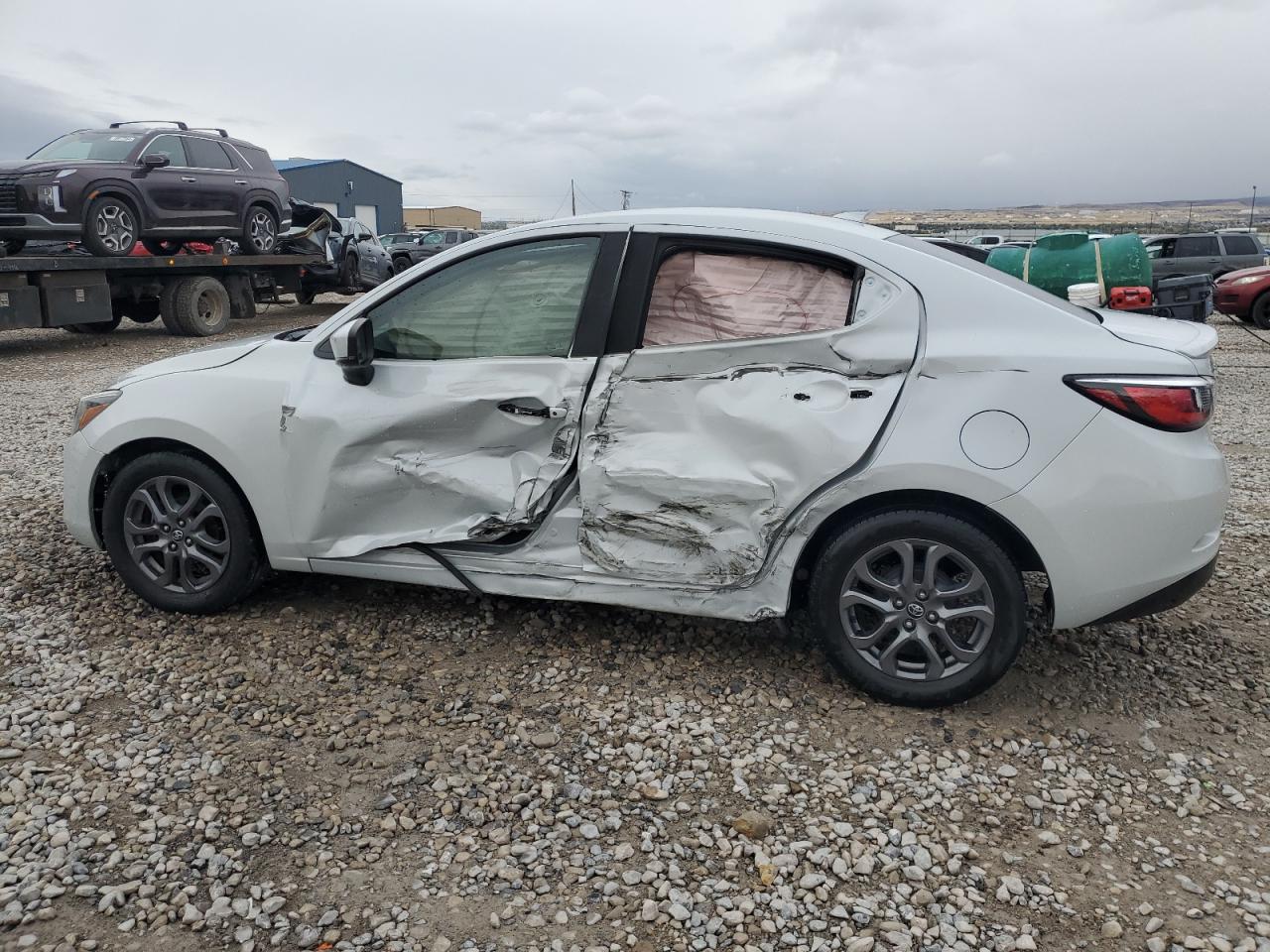 2019 Toyota Yaris - Image 2