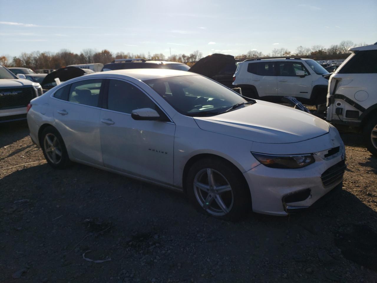 2017 Chevrolet Malibu - Image 4