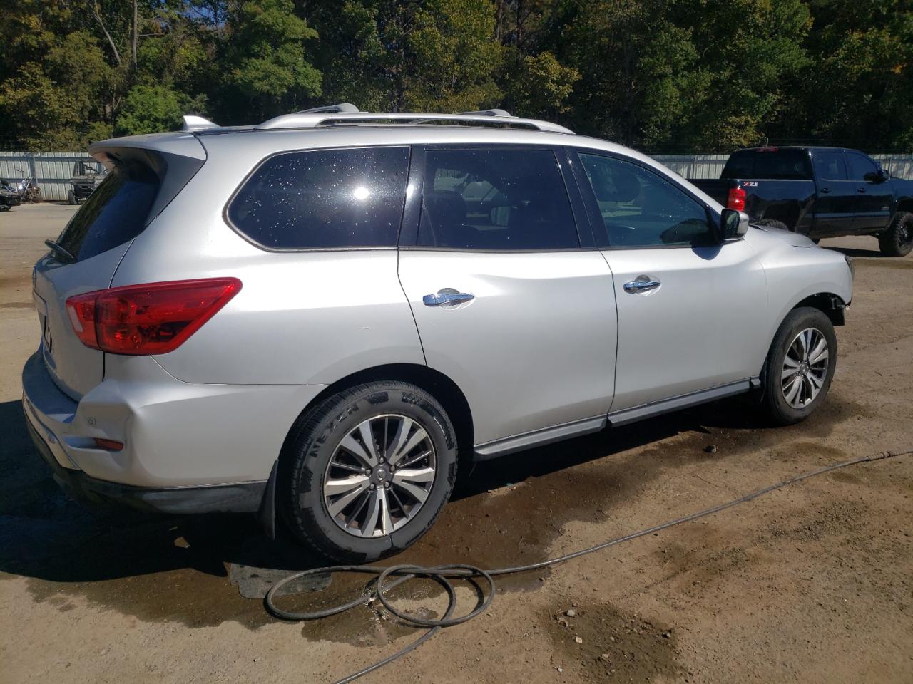 2019 Nissan Pathfinder - Image 3