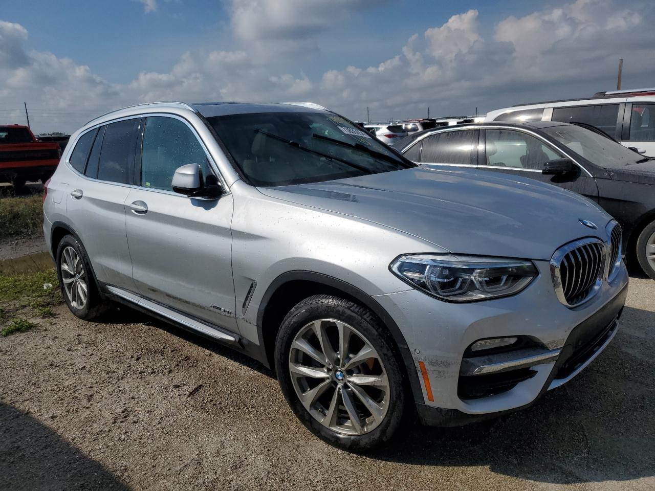 VIN 5UXTR9C5XJLC73012 2018 BMW X3 no.4