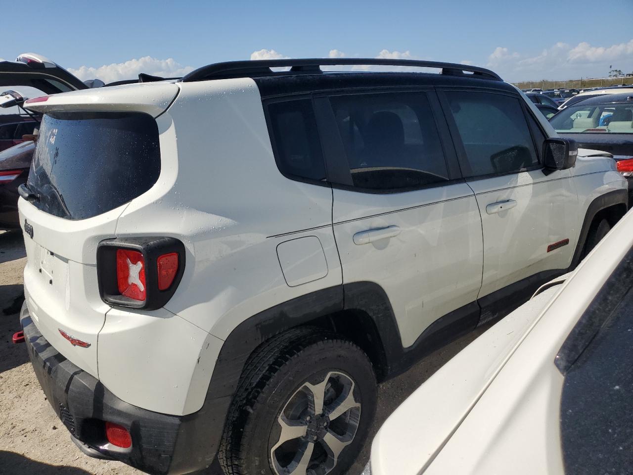 2020 Jeep Renegade - Image 3