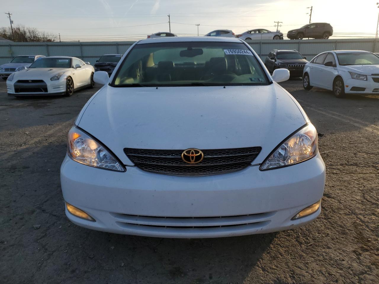 2003 Toyota Camry Le VIN: 4T1BF30K33U045209 Lot: 76950244