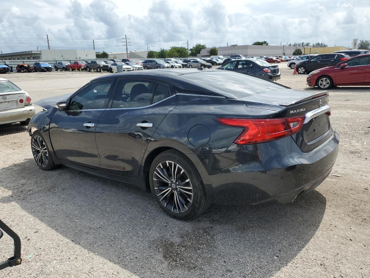 2017 Nissan Maxima - Image 2