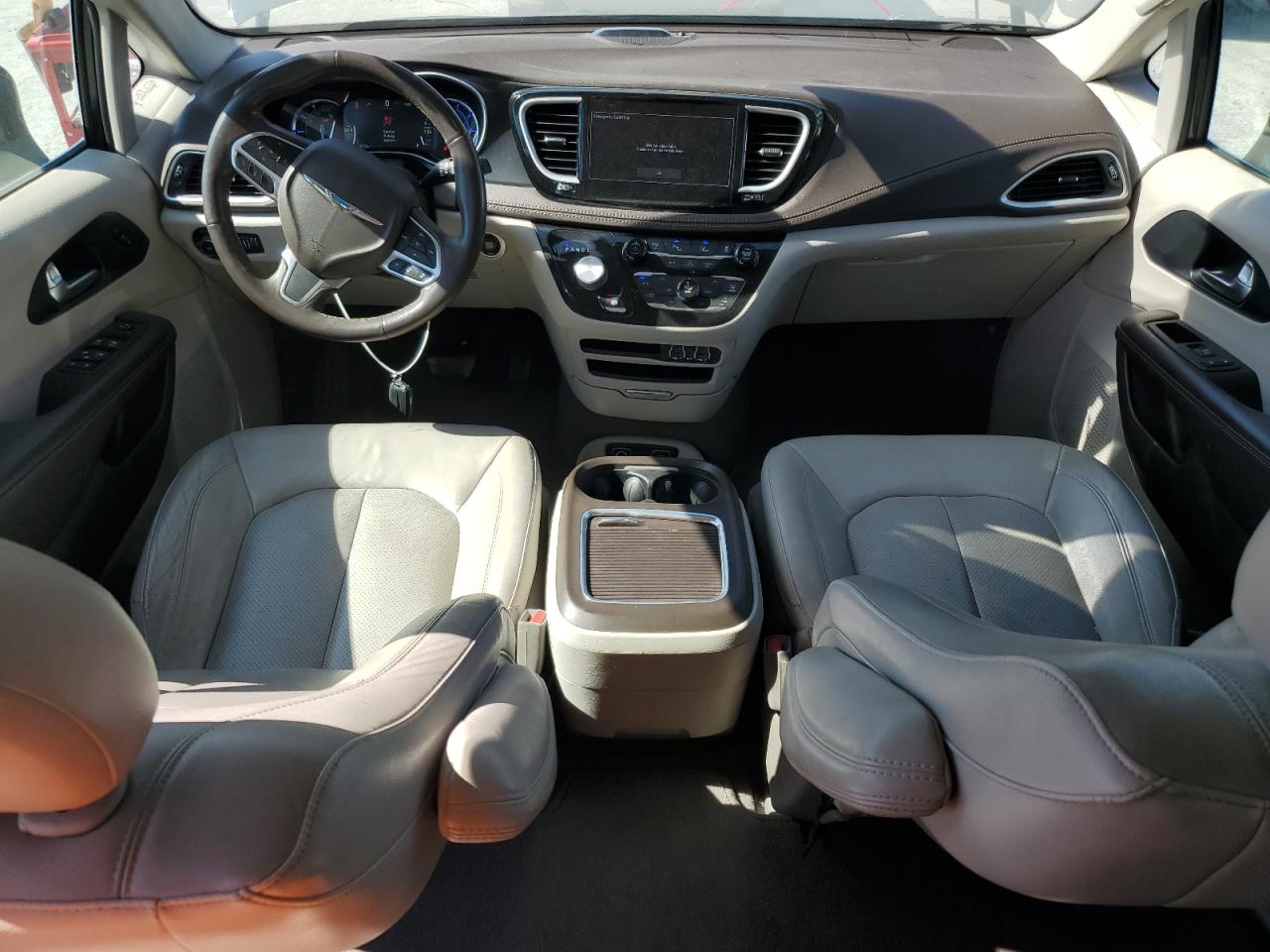 2021 Chrysler Pacifica - Image 8