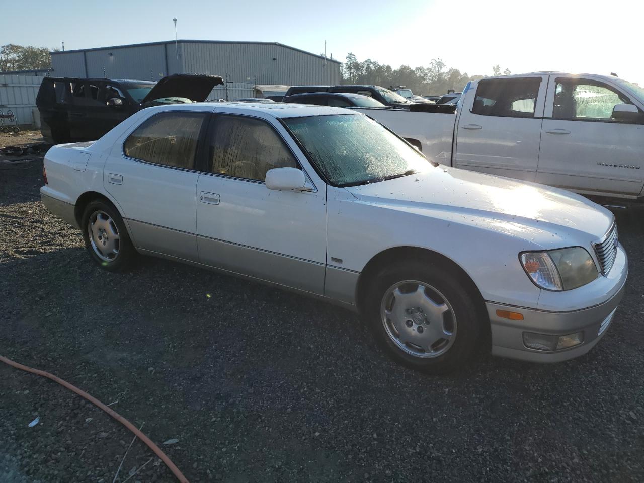 2000 Lexus LS - Image 4