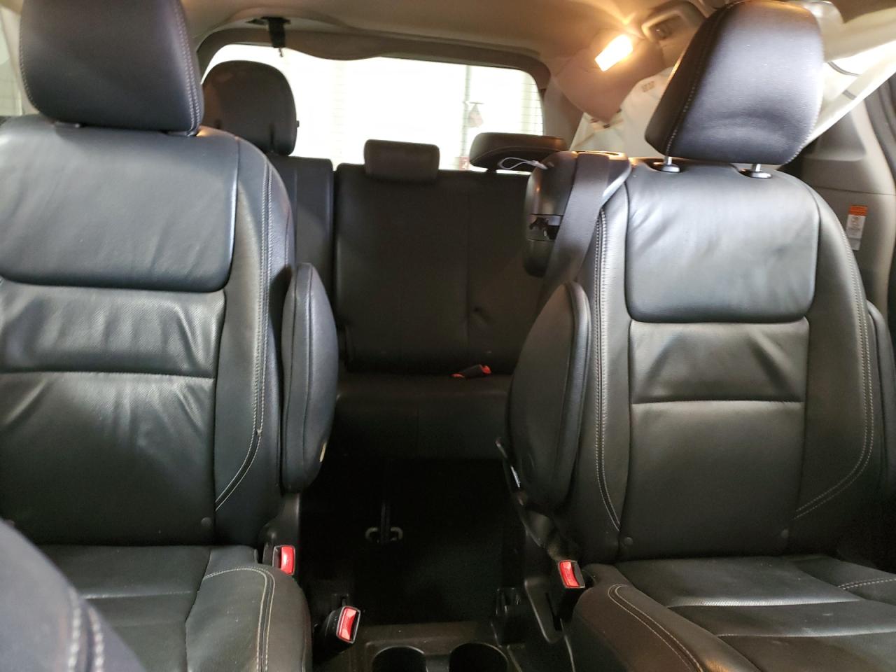 2015 Toyota Sienna - Image 10