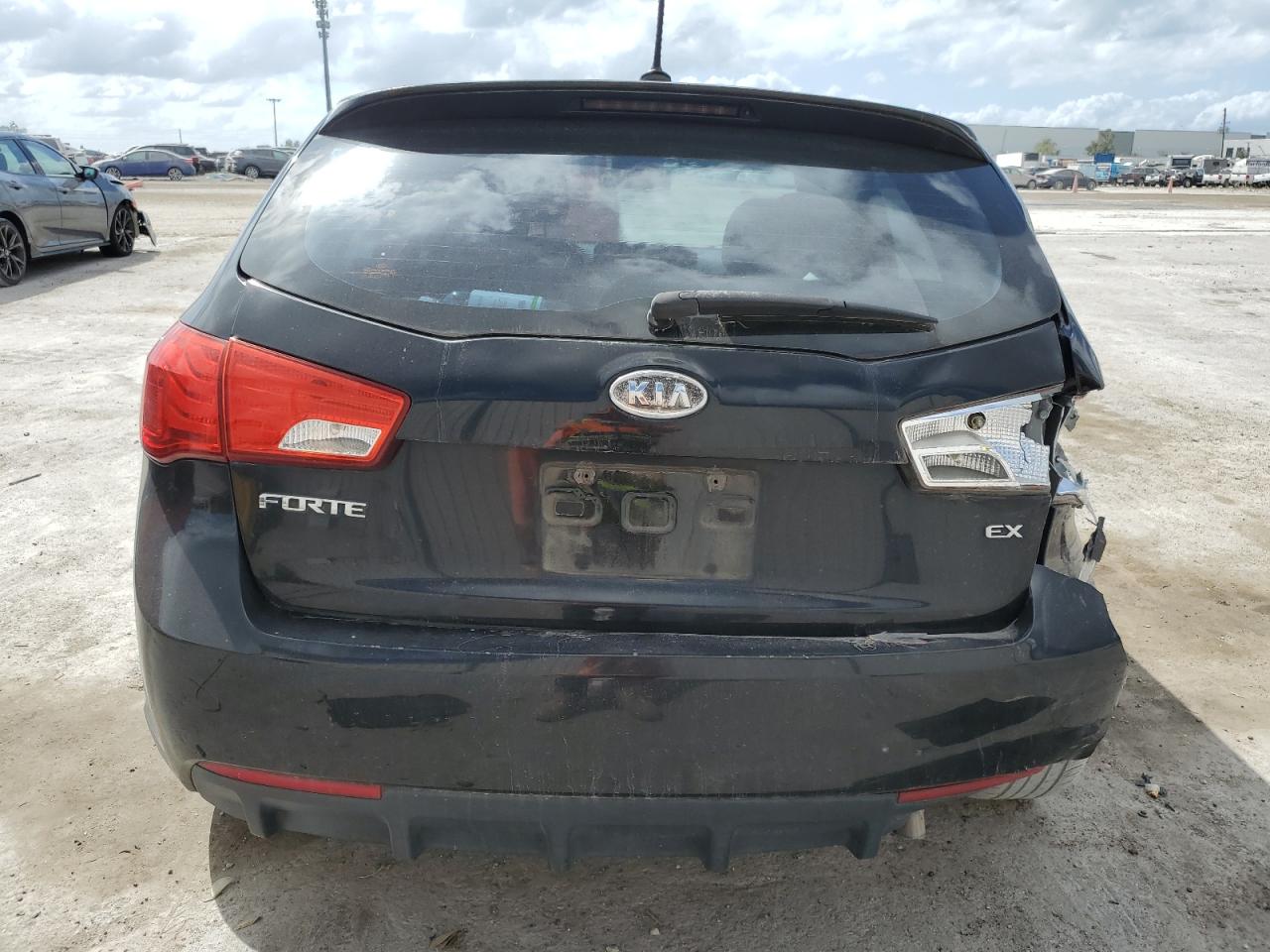 2011 Kia Forte Ex VIN: KNAFU5A29B5415185 Lot: 76913074