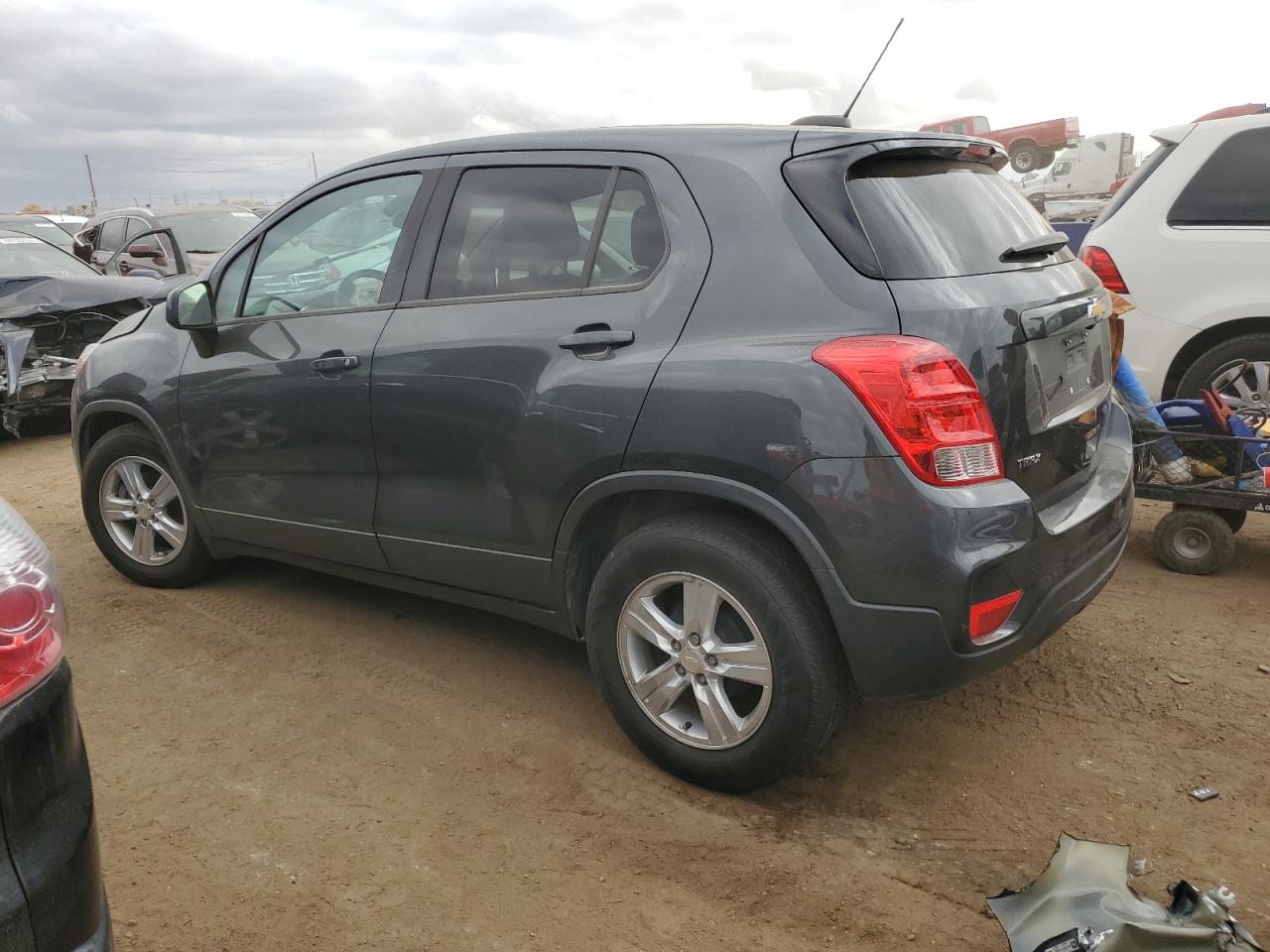 3GNCJKSB4KL312338 2019 CHEVROLET TRAX - Image 2