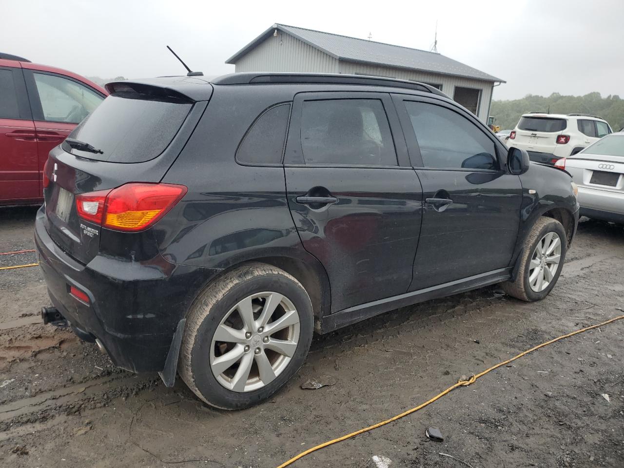 2012 Mitsubishi Outlander - Image 3