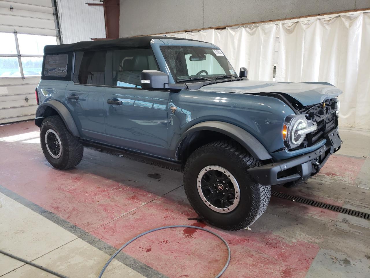 2022 Ford Bronco - Image 4