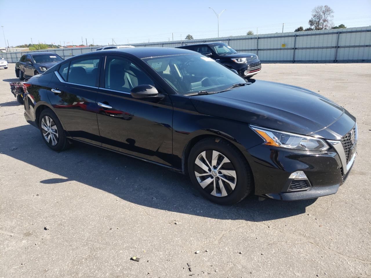 2019 Nissan Altima - Image 4
