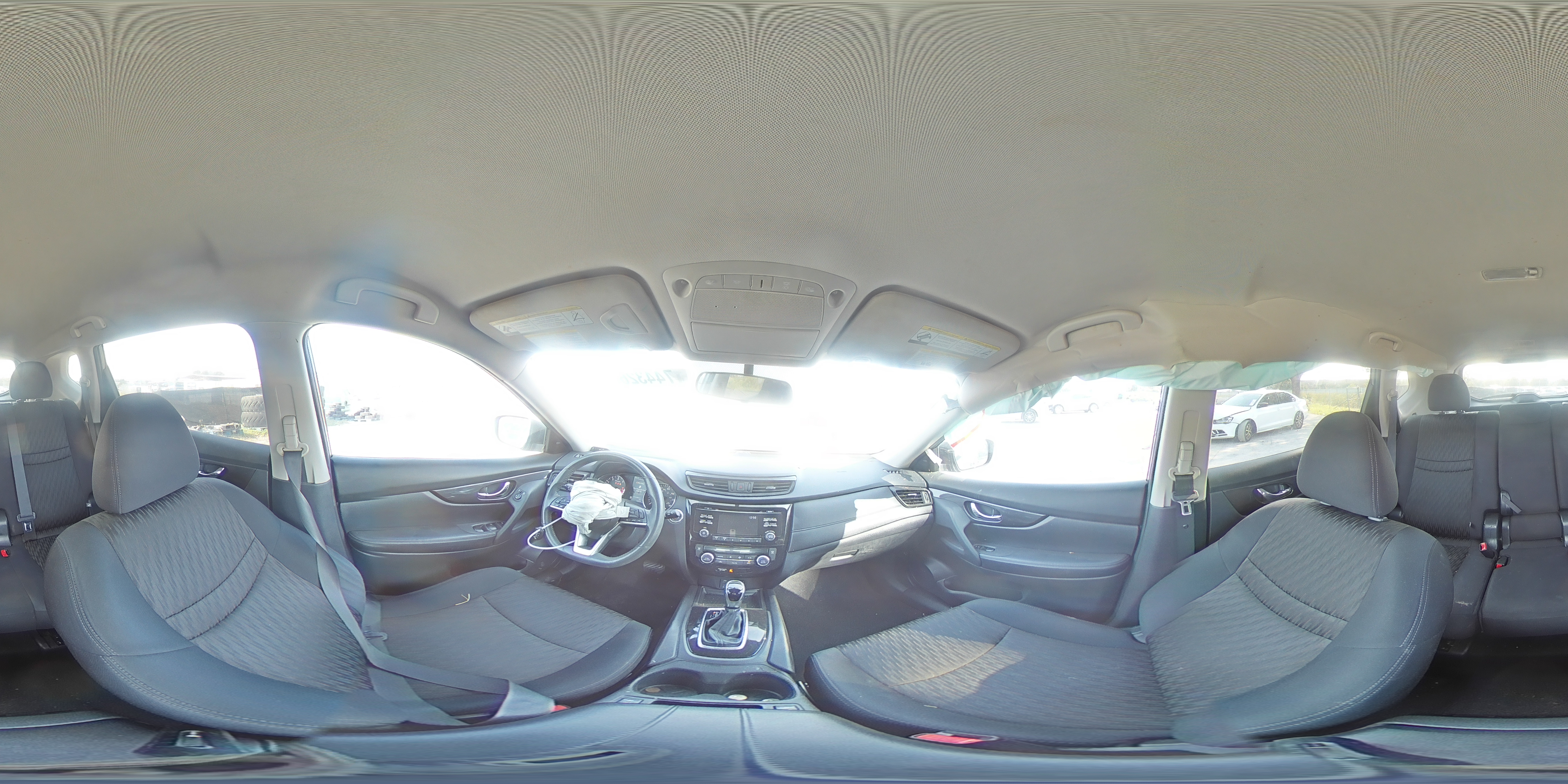 2017 Nissan Rogue - Image 14