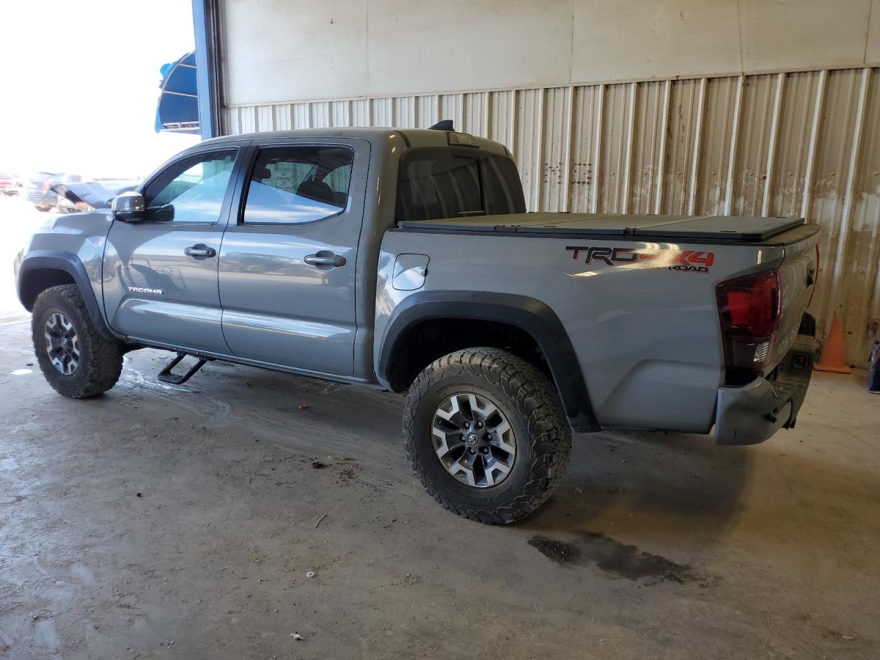 VIN 3TMCZ5ANXJM177843 2018 TOYOTA TACOMA no.2