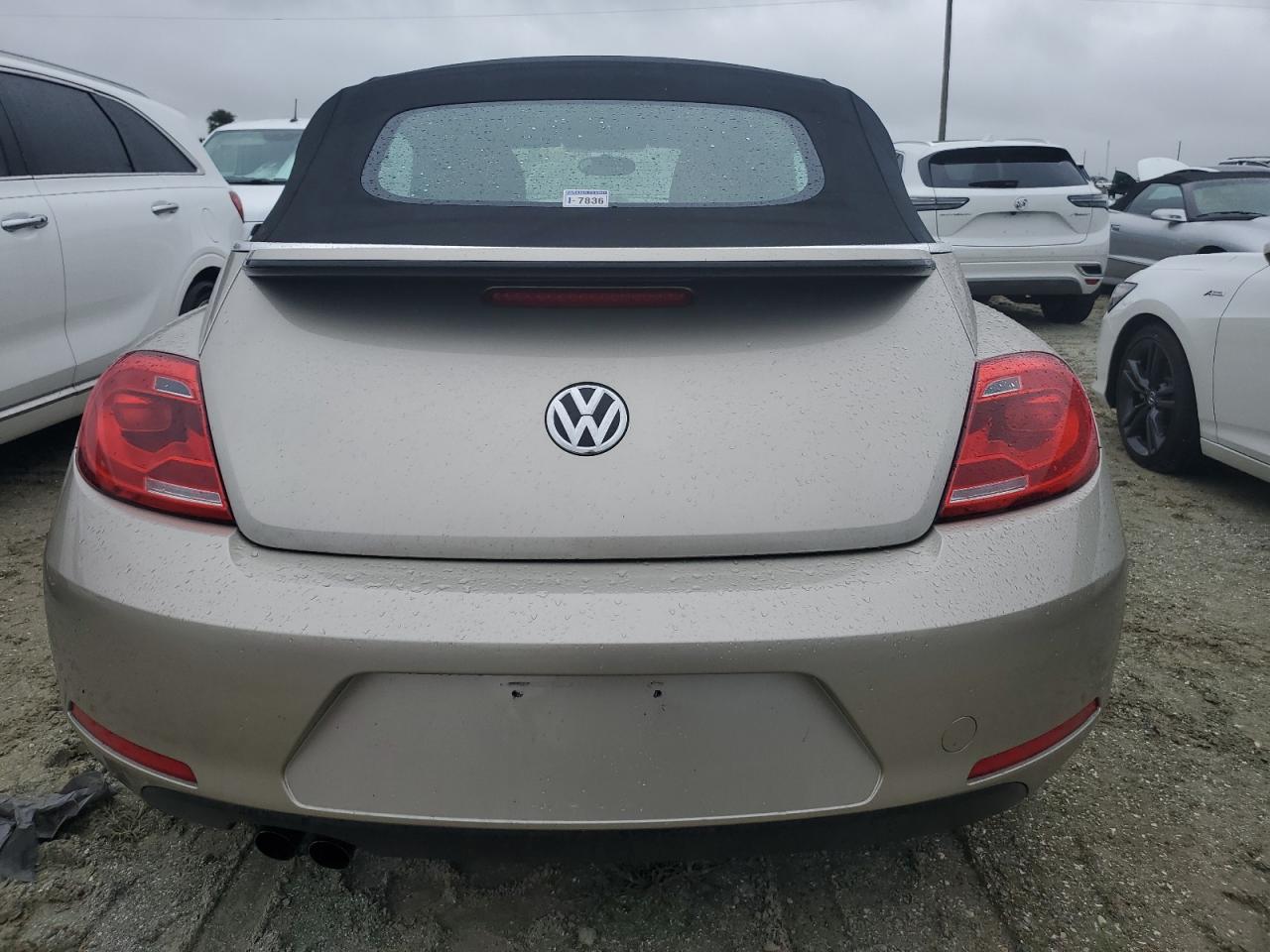 2015 Volkswagen Beetle 1.8T VIN: 3VW517AT3FM810293 Lot: 74241674