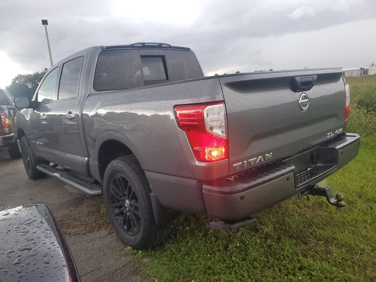 2019 Nissan Titan - Image 2