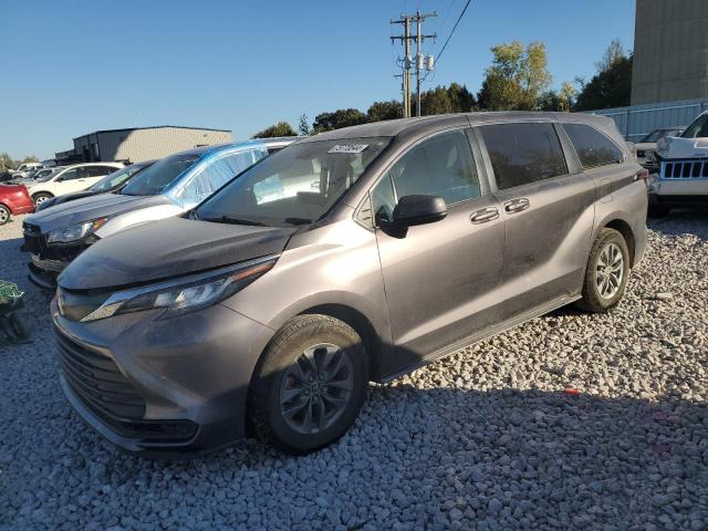 2022 Toyota Sienna Le