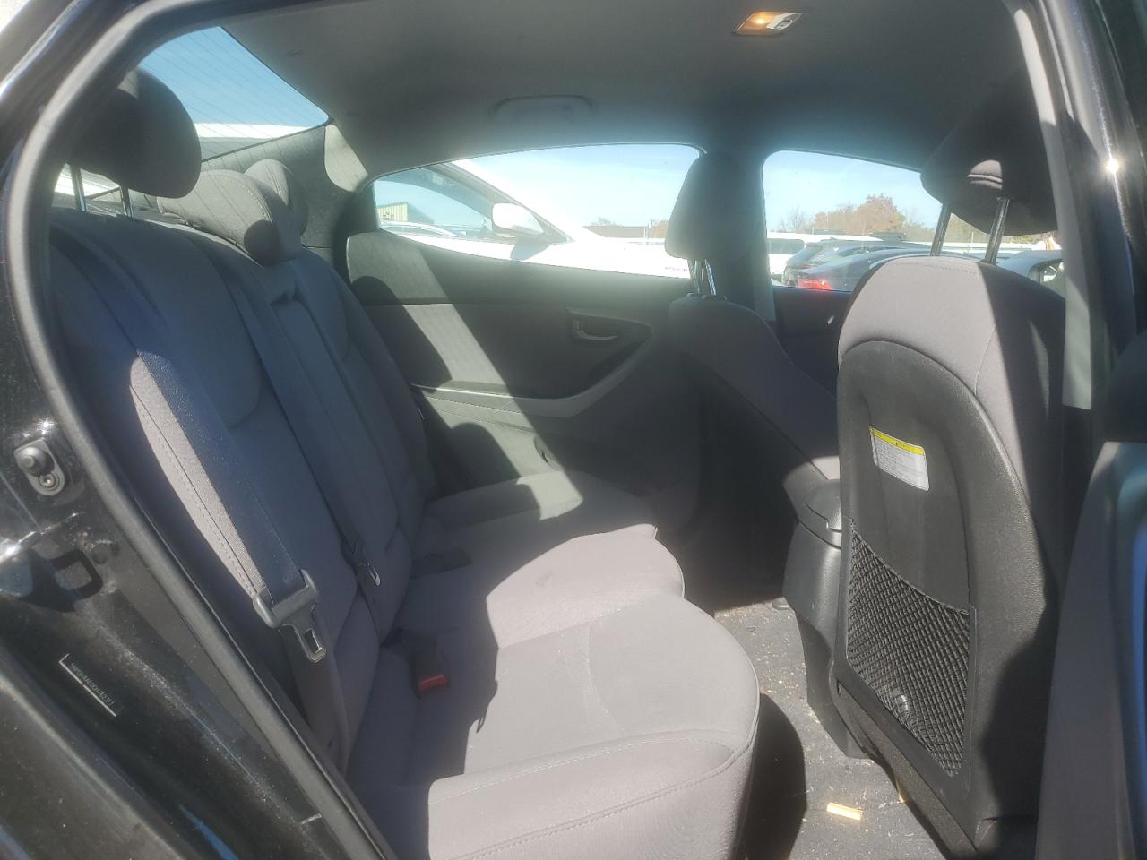 2016 Hyundai Elantra - Image 10