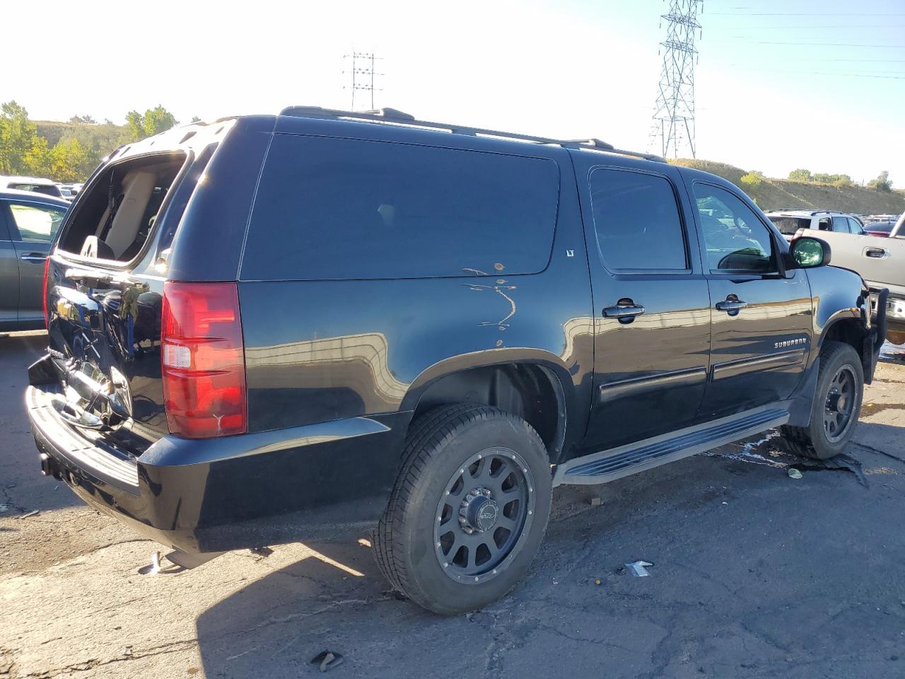 2012 Chevrolet Suburban - Image 3