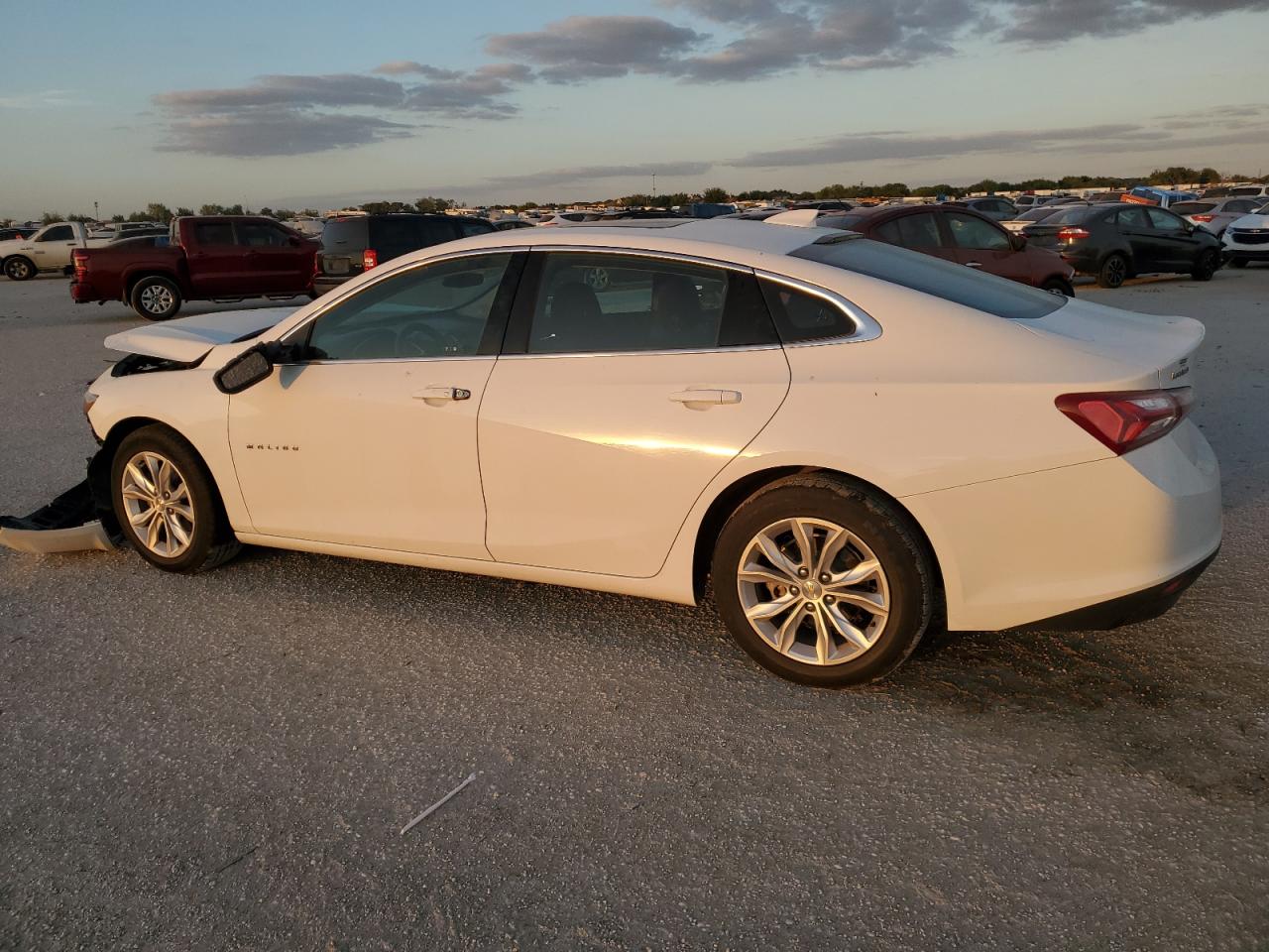 2022 Chevrolet Malibu - Image 2