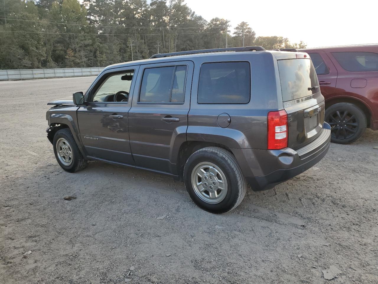 2017 Jeep Liberty (Patriot) - Image 2