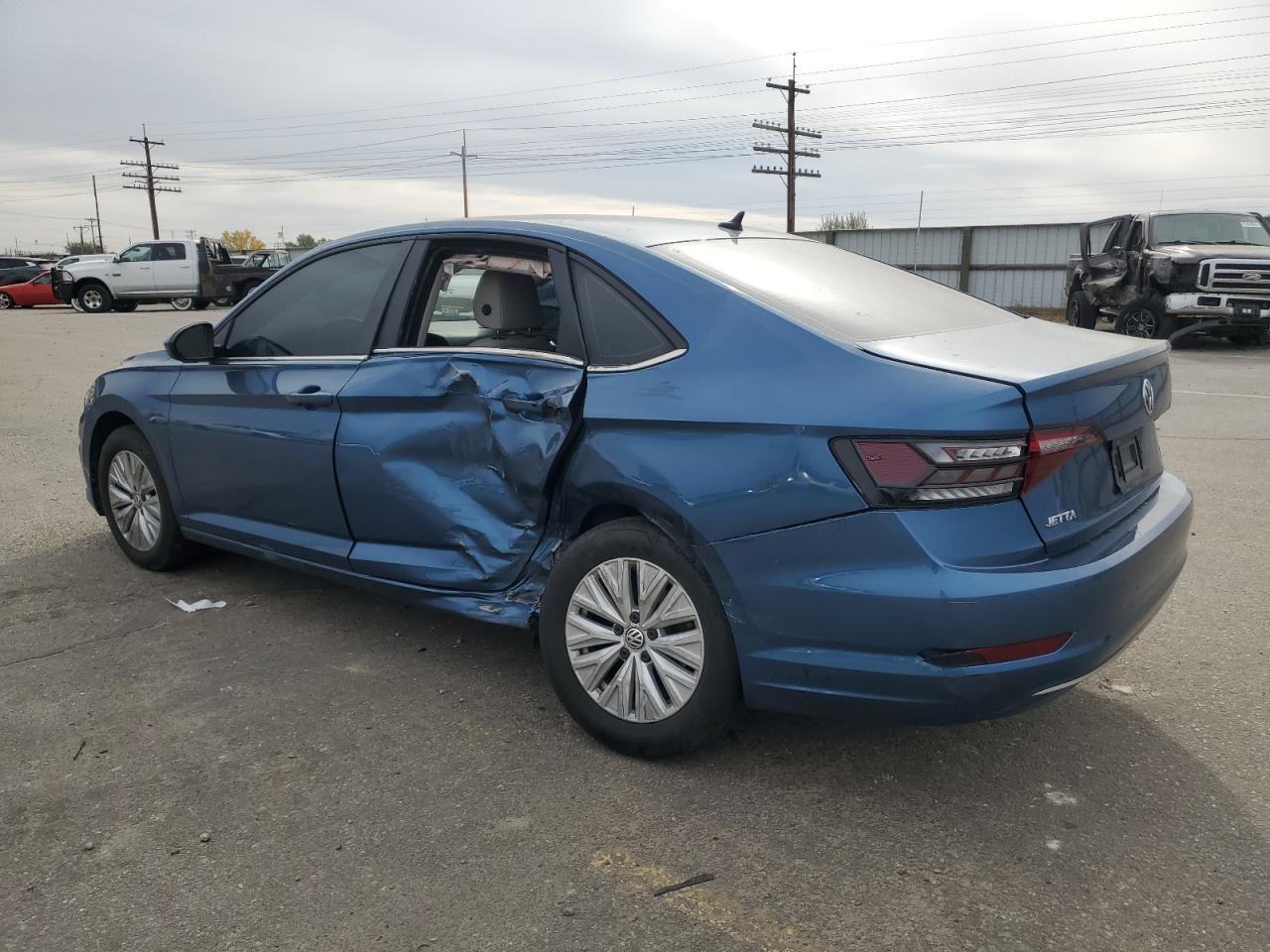 2019 Volkswagen Jetta - Image 2
