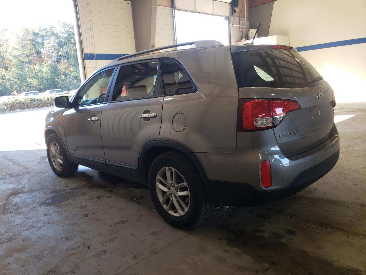 2015 Kia Sorento - Image 2