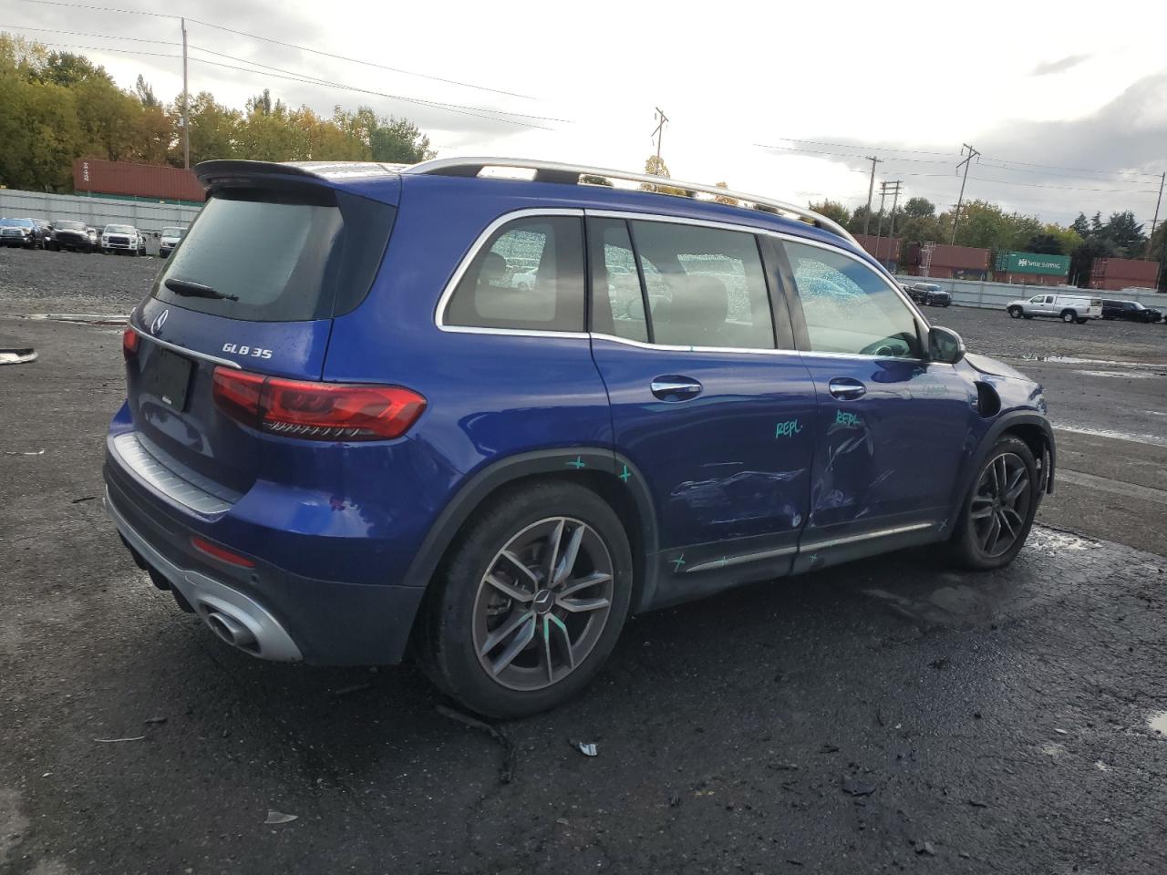 2022 Mercedes-Benz GLB - Image 3
