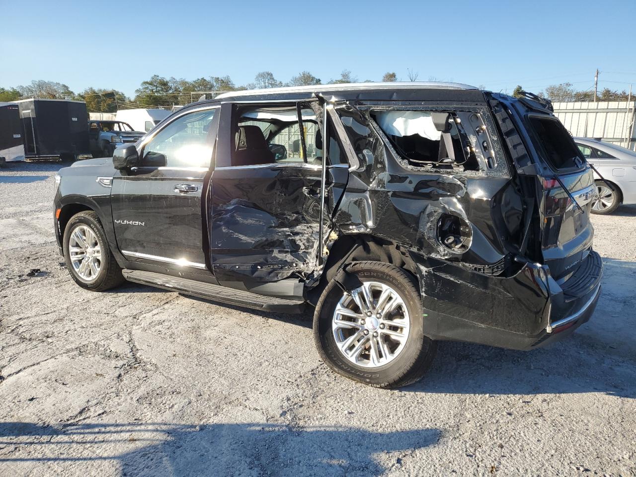 2021 GMC Yukon - Image 2