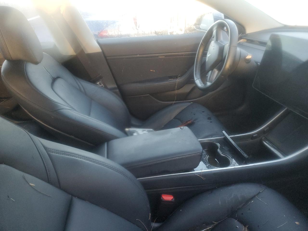 5YJ3E1EA6JF043587 2018 Tesla Model 3