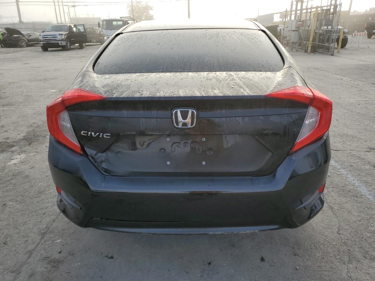 2018 Honda Civic Lx VIN: 2HGFC2F55JH521567 Lot: 74145194