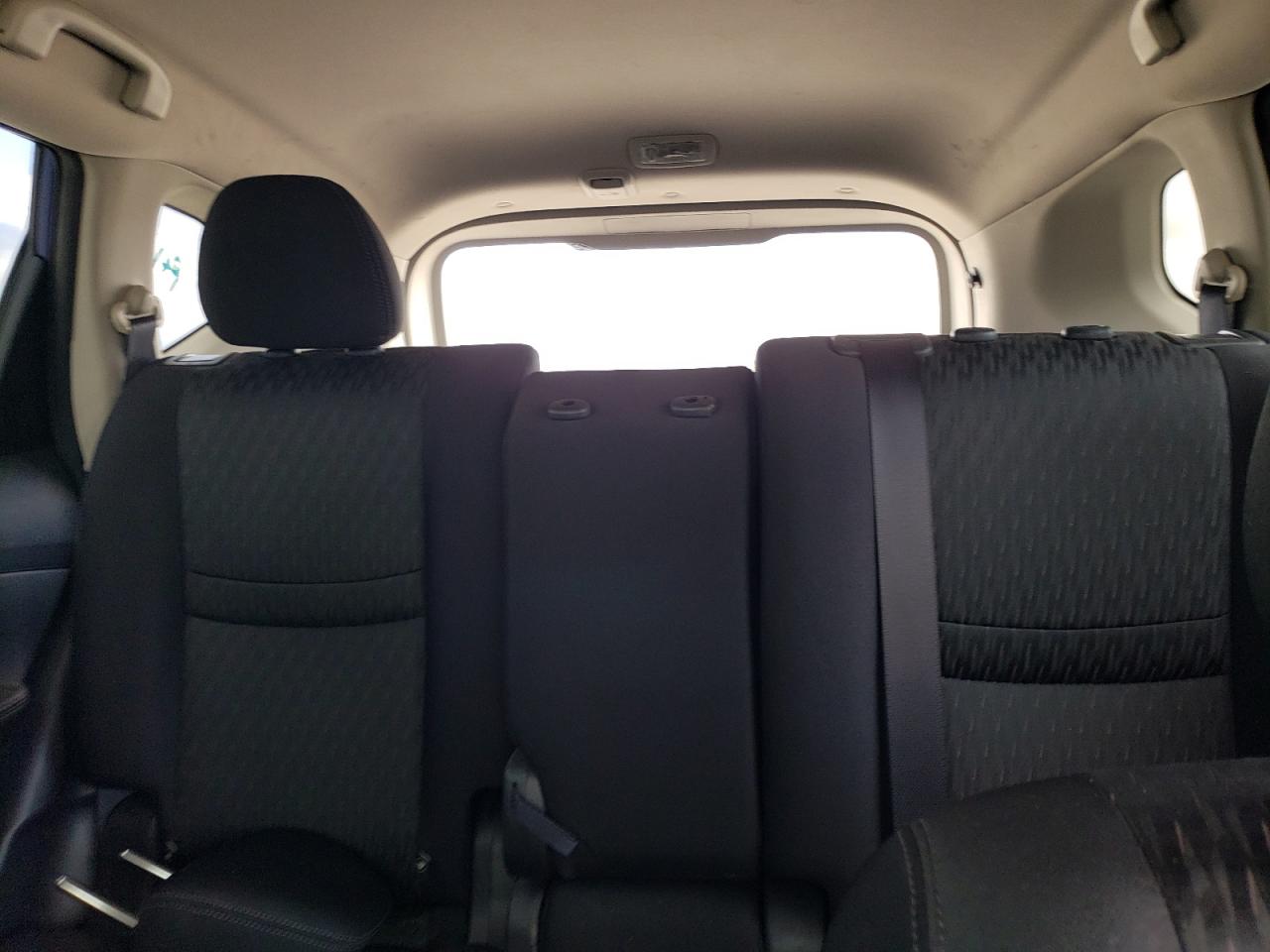 2018 Nissan Rogue - Image 10