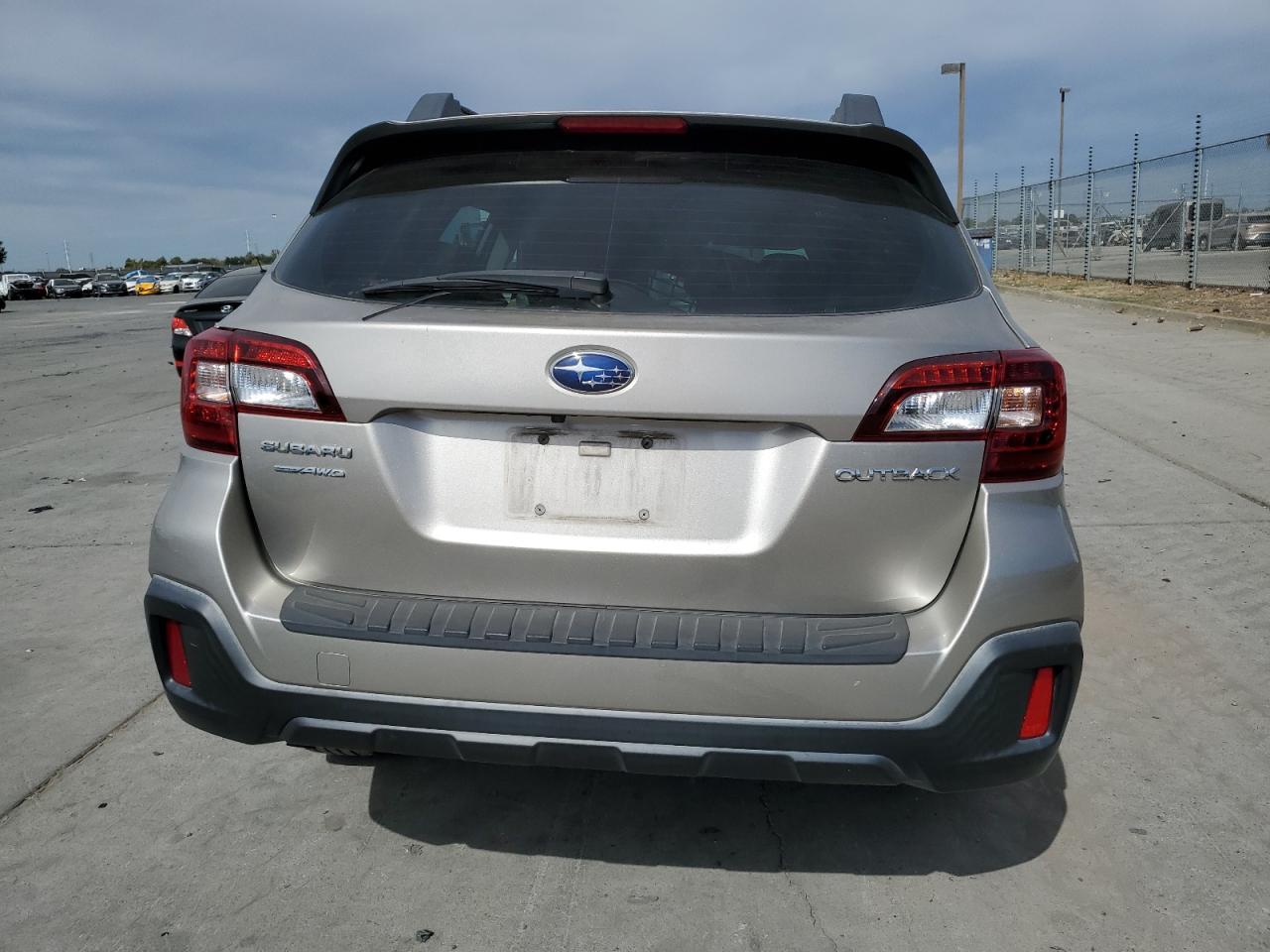 2018 Subaru Outback 2.5I VIN: 4S4BSAAC3J3262611 Lot: 74148884