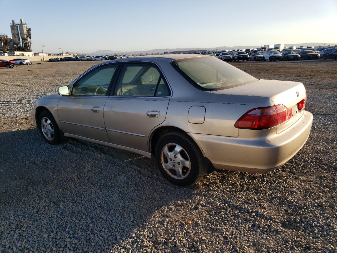 2000 Honda Accord - Image 2