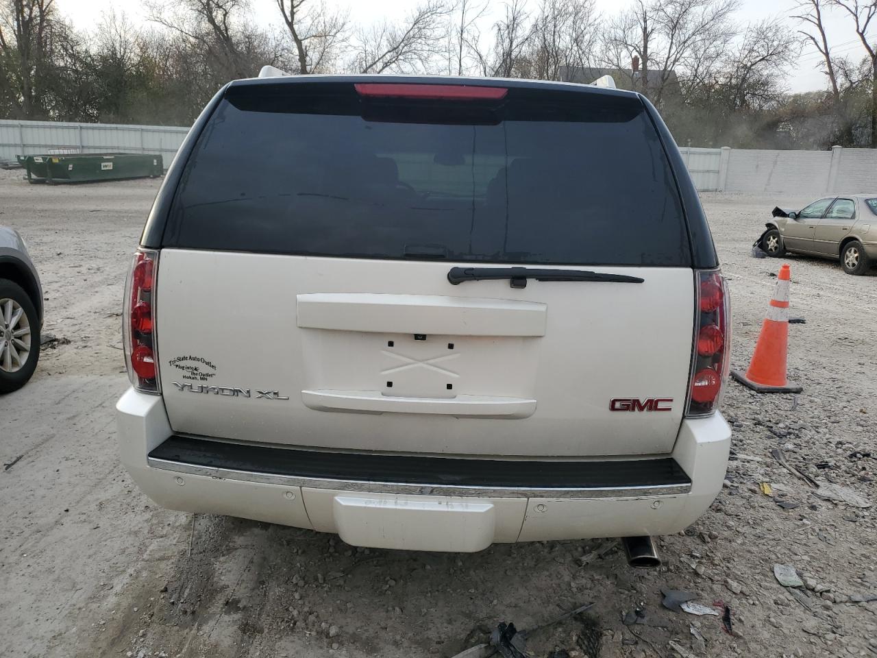 2013 GMC Yukon Xl Denali VIN: 1GKS2MEF4DR202966 Lot: 77785224